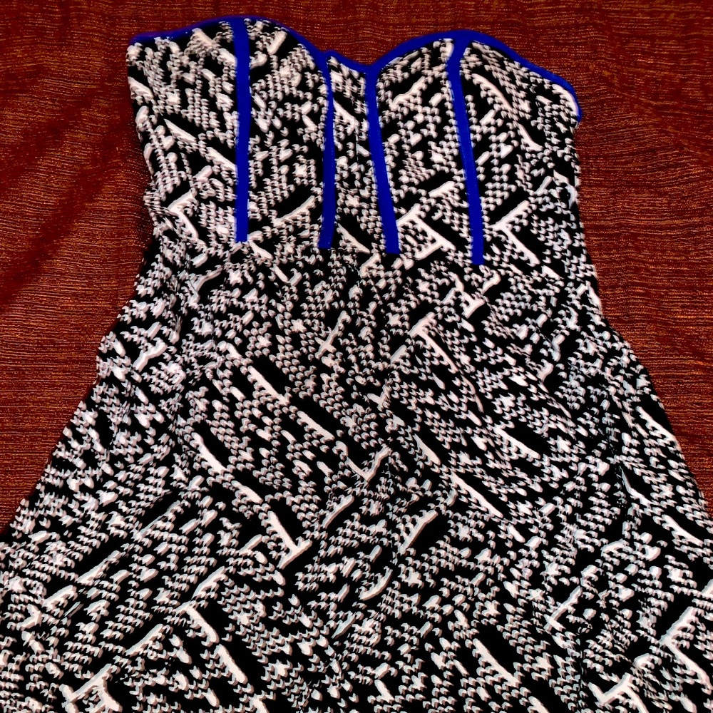 Womens/teen high low dress size small
